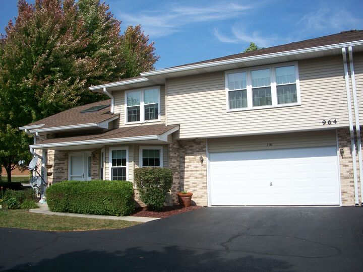 Property Photo: 964 Elderberry Circle 116 IL 60563