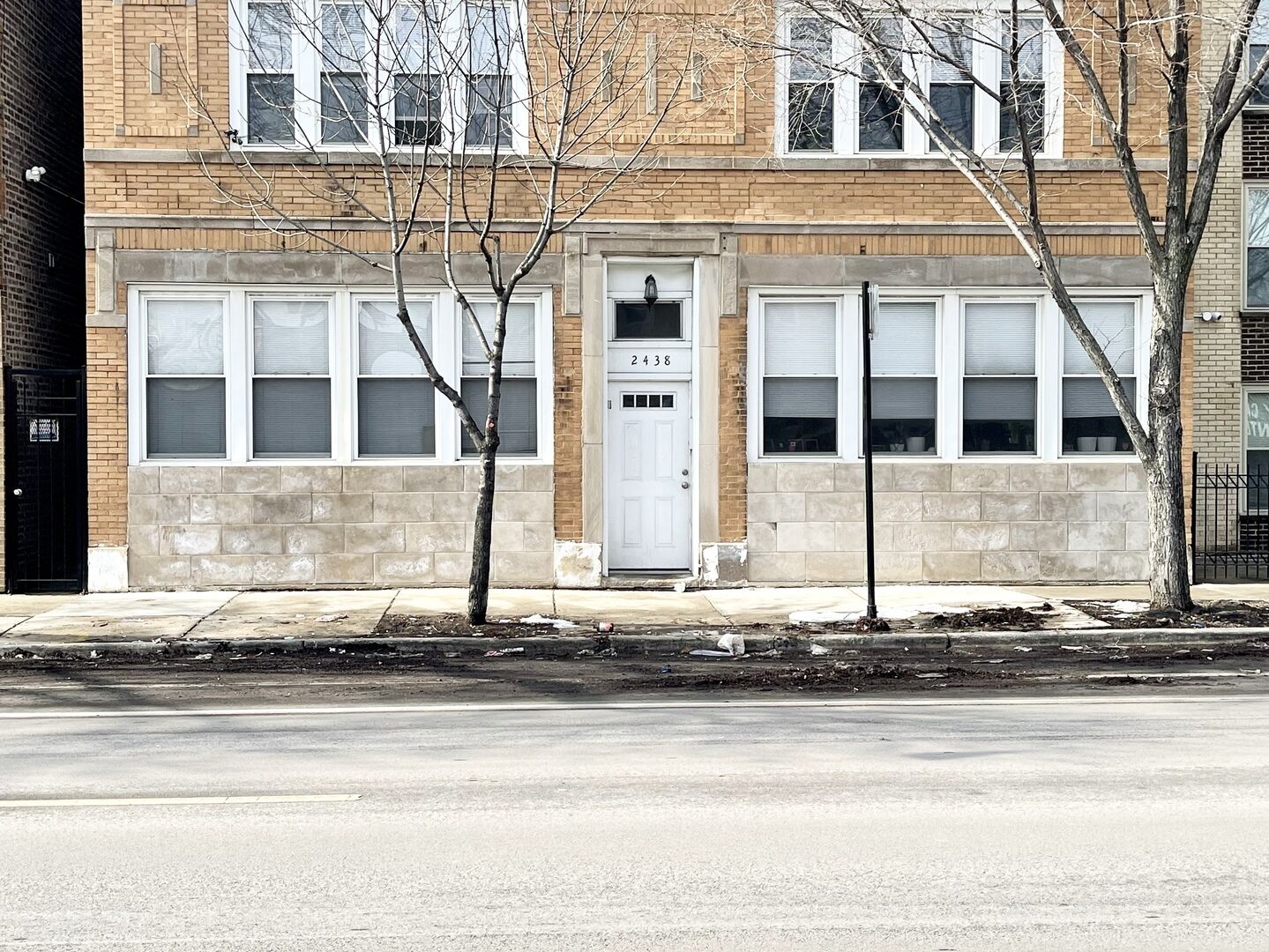 Property Photo:  2438 N Laramie Avenue  IL 60639 