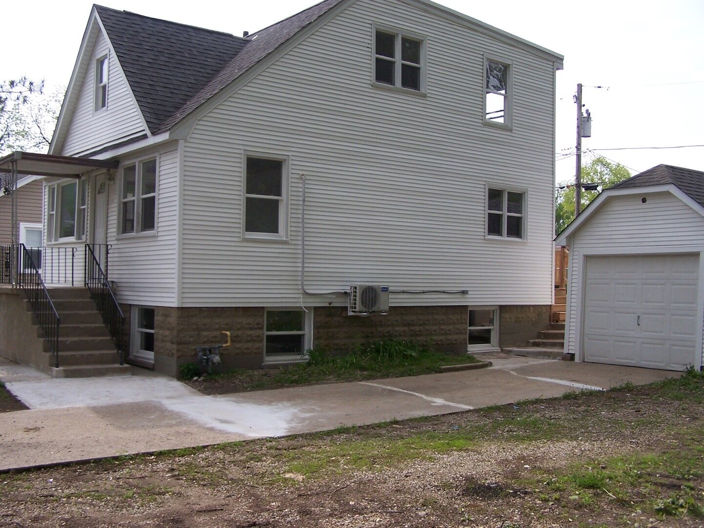 Property Photo:  