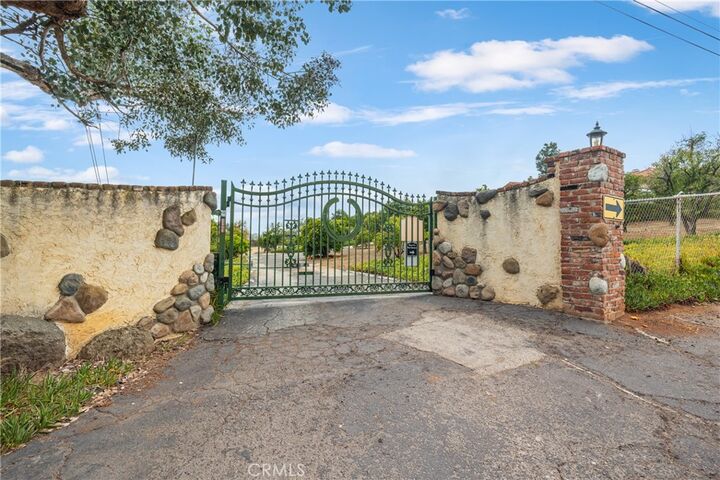 Property Photo: 30136 Rolling Hills CA 92082