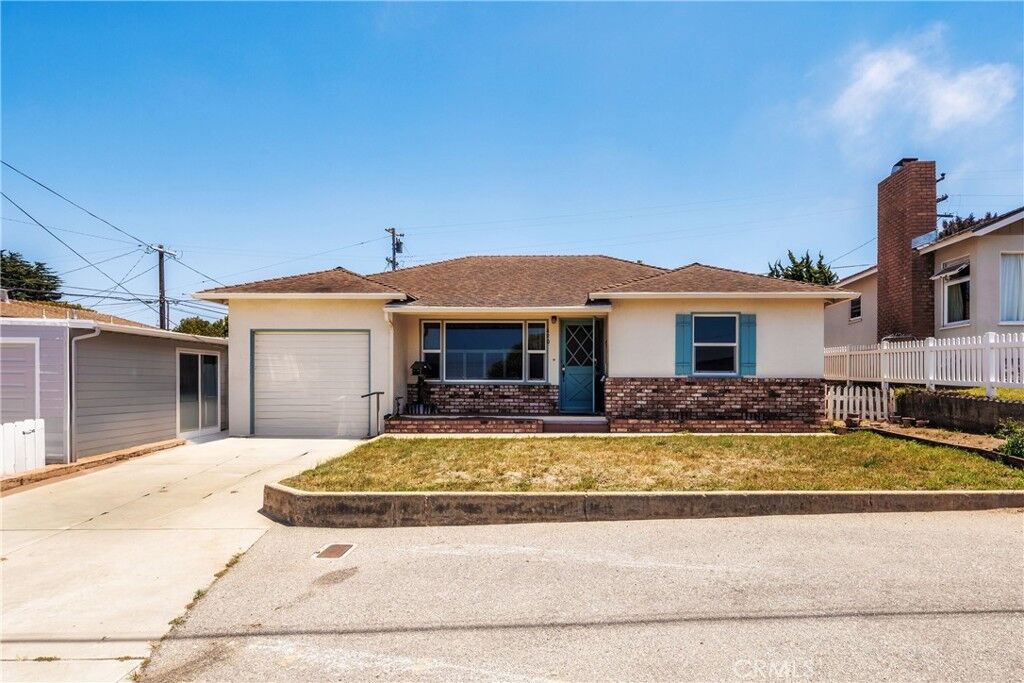 Property Photo:  490 Fresno  CA 93442 