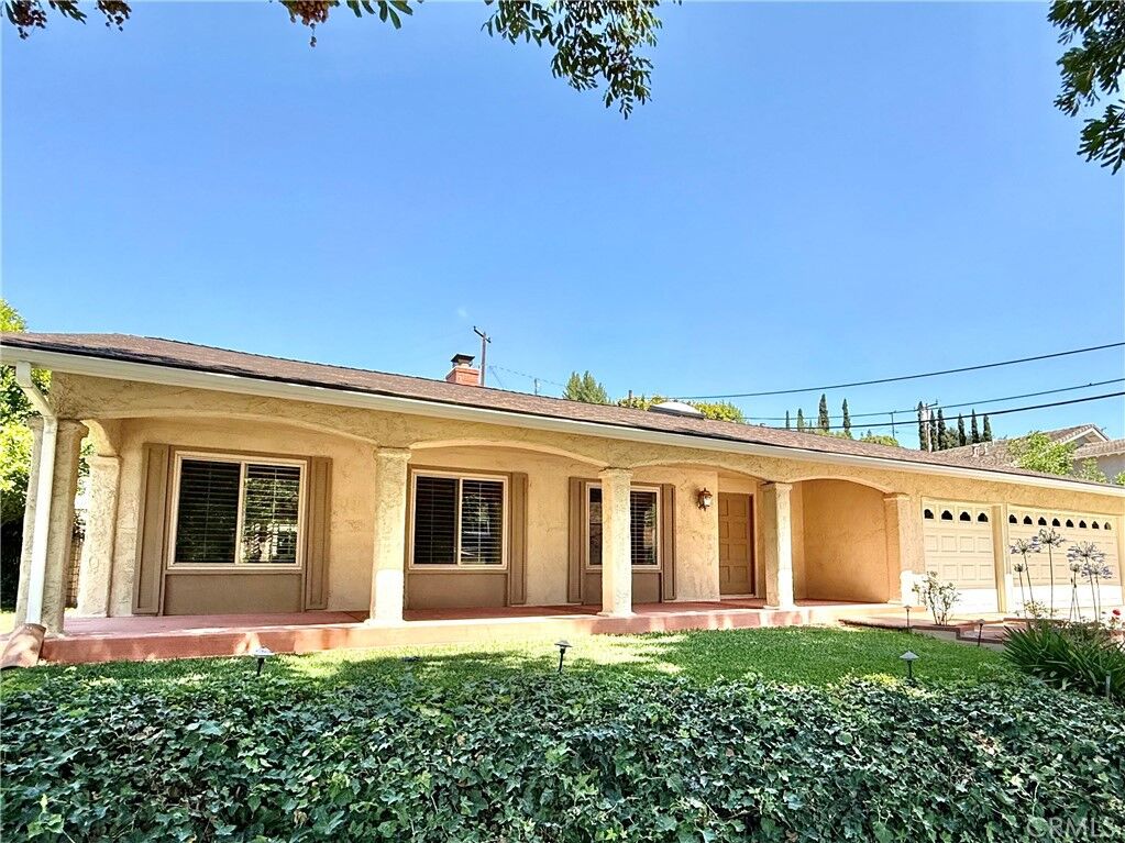 Property Photo: 2414 Sarandi Grande CA 91745