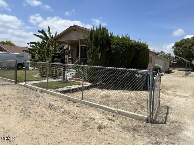 Property Photo:  521 Temescal Street  CA 93040 