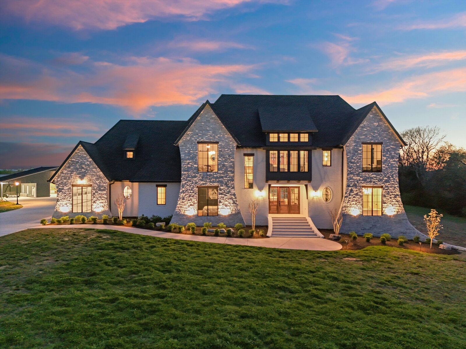 Property Photo: 2996 S Rutland Rd TN 37122