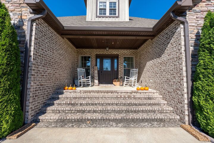 Property Photo:  562 Double Eagle Dr  TN 38483 