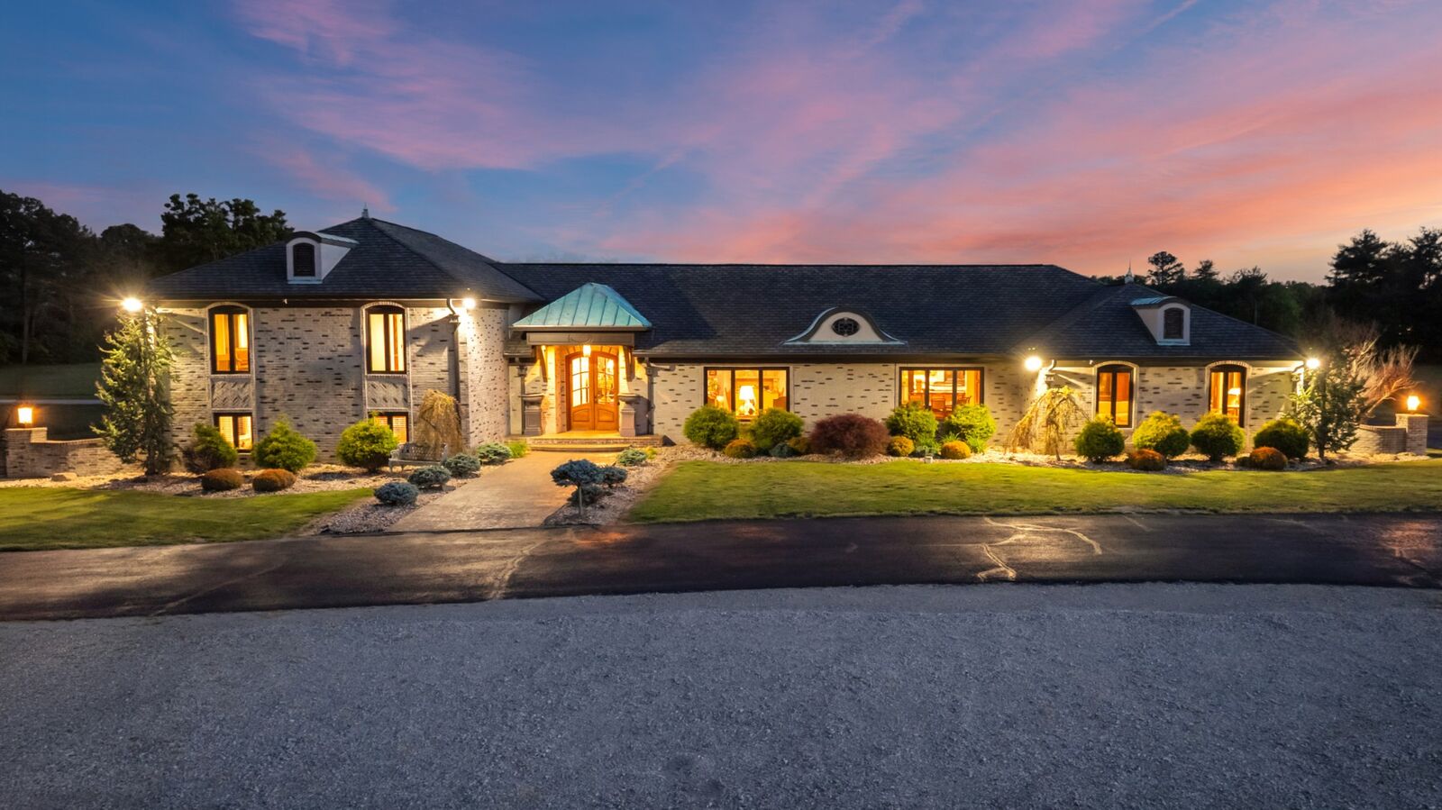 Property Photo:  5016 Hillsboro Hwy  TN 37342 