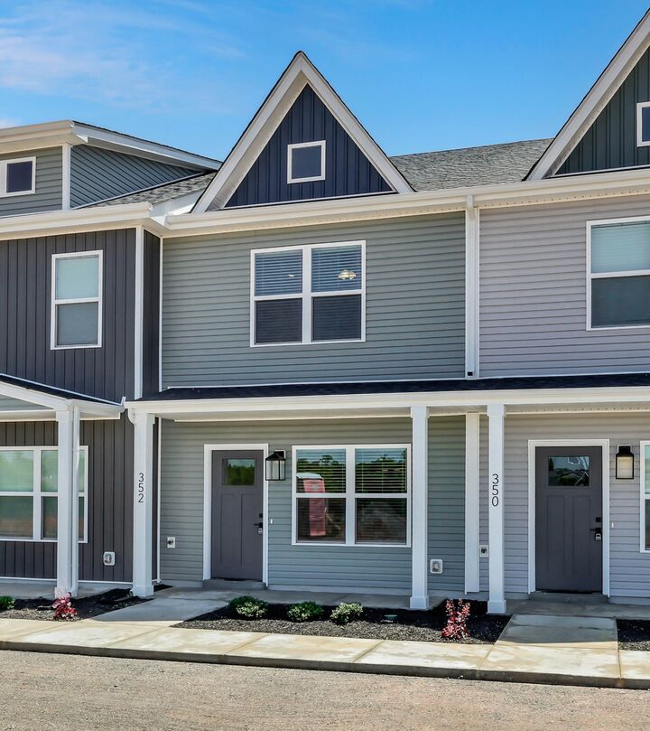 Property Photo: 352 Front Ridge Cir TN 37040