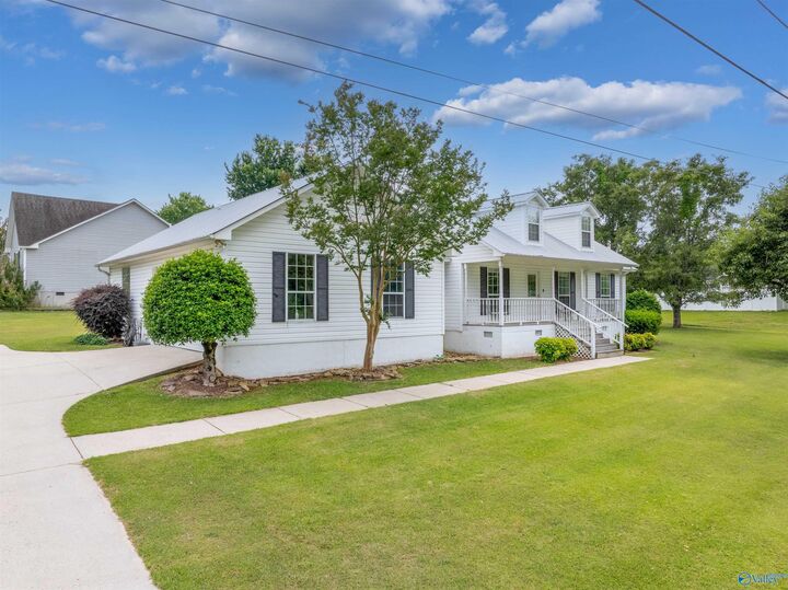 Property Photo:  917 Leyland Drive  AL 35950 