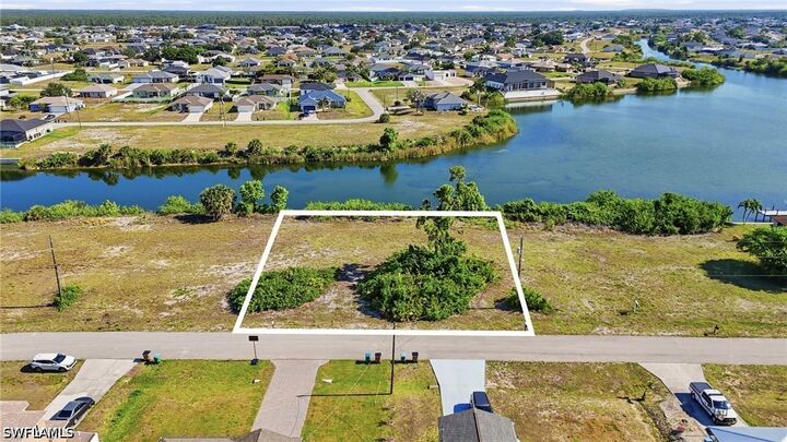 Property Photo:  527 NW 24th Terrace  FL 33993 