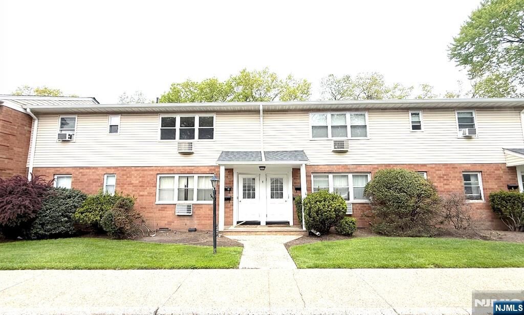 Property Photo:  4 Lakeview C  NJ 07605 