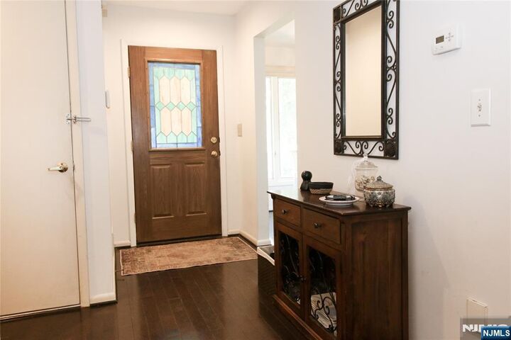 Property Photo:  7 Dogwood Court  NJ 07424 