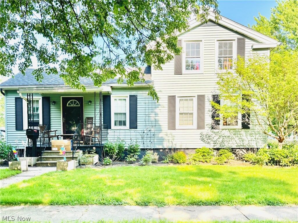Property Photo:  118 East Street  OH 44090 