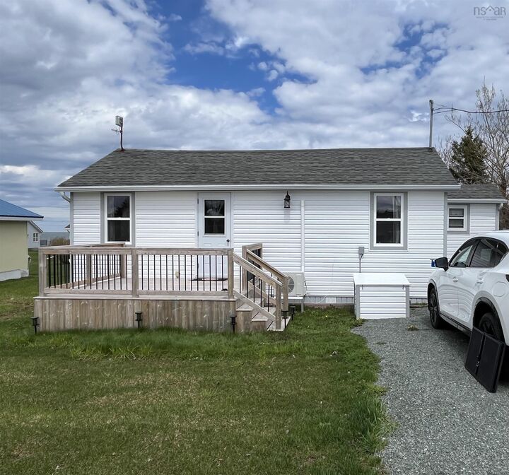 Property Photo: 6 Douglas Crescent NS B0K 1N0
