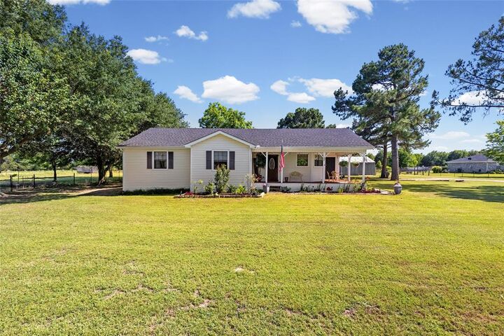 Property Photo:  1551 County Road 3327  TX 75402 