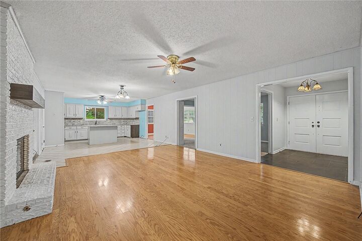 Property Photo:  1966 E Brent Lane  AR 72703 