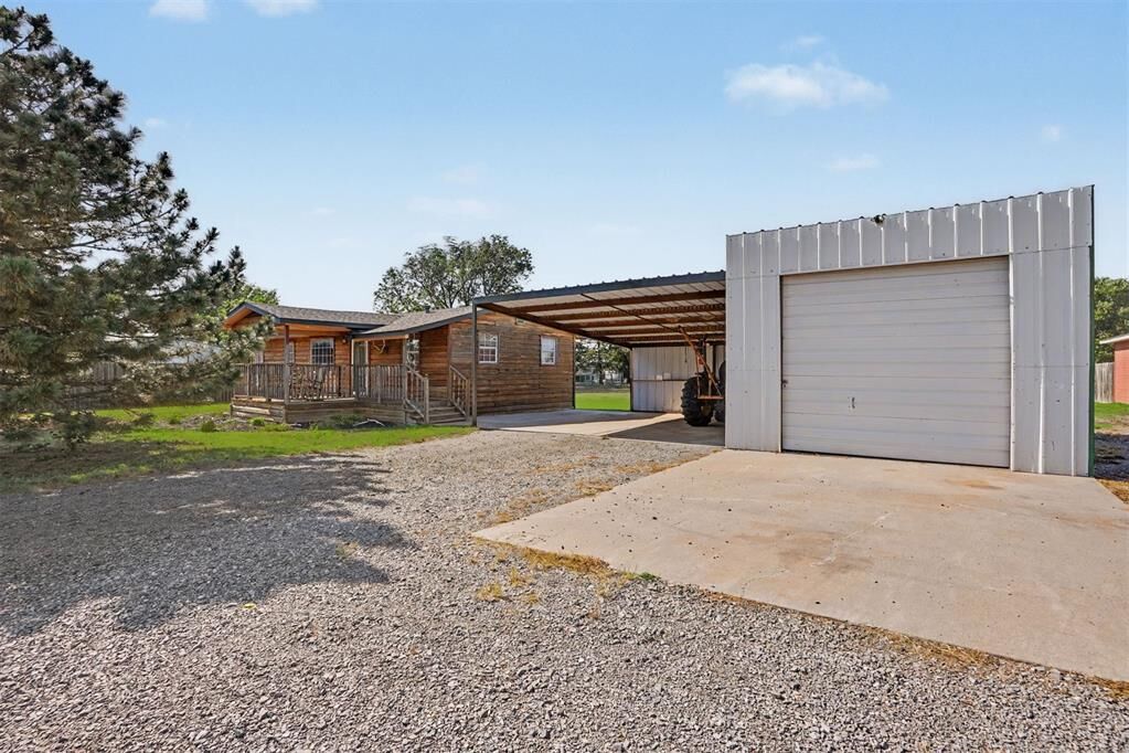 Property Photo:  306 W 1st Street  OK 73532 