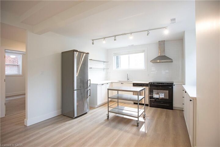 Property Photo:  49 Fairleigh Avenue S  ON L8M 2K1 