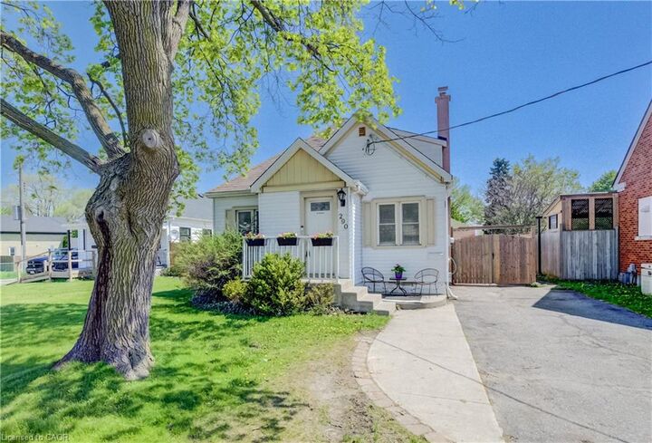 Property Photo:  290 Lancaster Street W  ON N2H 4V6 