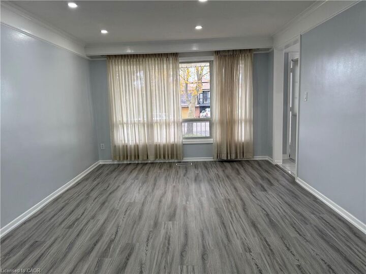 Property Photo:  3172 Mallbridge Crescent  ON L4T 2C6 