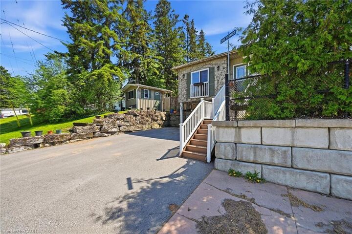 Property Photo: 8 Delrex Boulevard ON L7G 3X6