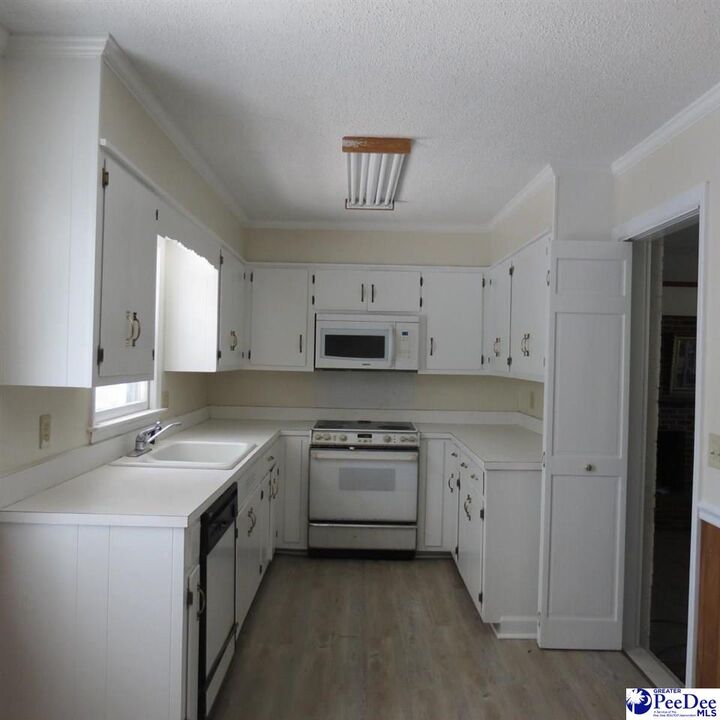 Property Photo:  1806 Marsh Avenue  SC 29050 