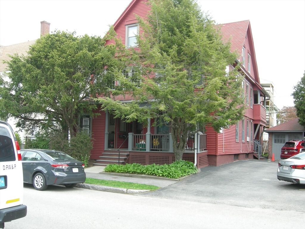 Property Photo:  66 Fruit St  MA 01609 