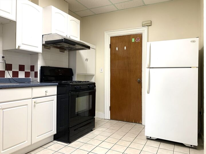 Property Photo:  12 Evergreen Sq 1  MA 02143 