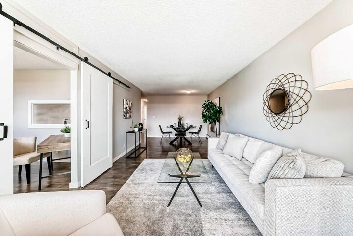 Property Photo: 1829 11 Avenue SW 401 AB T3C 0N7