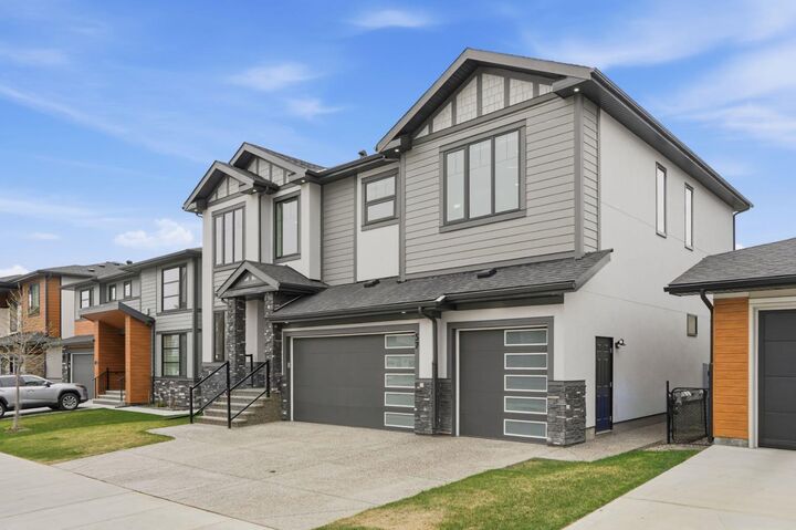 Property Photo:  57 Harvest Hills Manor NE  AB T3K 2L7 