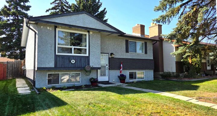 Property Photo:  884 Rundlecairn Way NE  AB T1Y 2R7 
