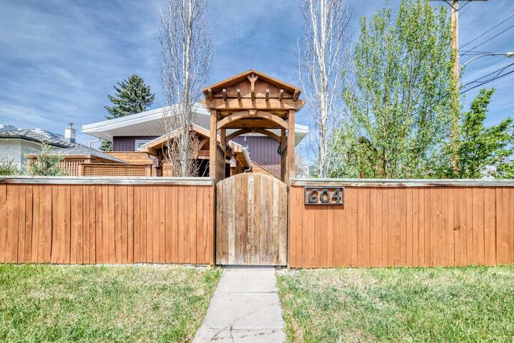 Property Photo: 604 69 Avenue SW AB T2V 0N9