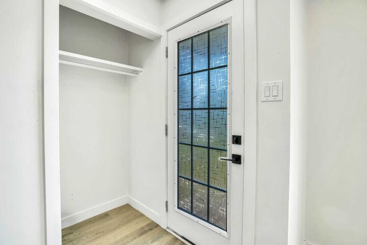 Property Photo:  2608 42 Street SE  AB T2B 1G7 