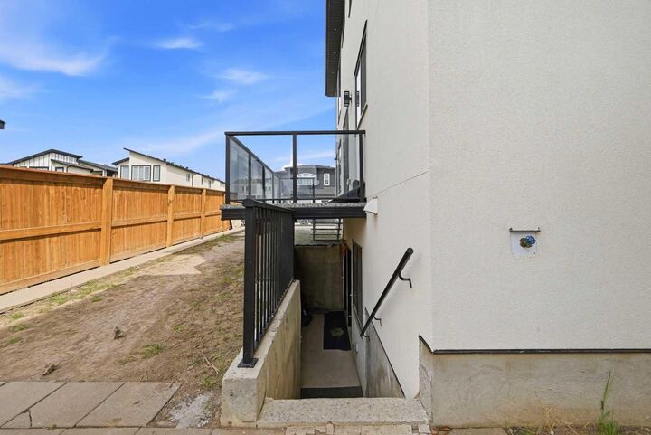 Property Photo:  4942 84 Avenue NE  AB T3J 2J5 