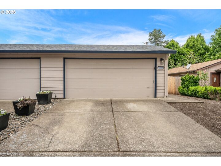 Property Photo: 13885 SW 104th Ave OR 97223