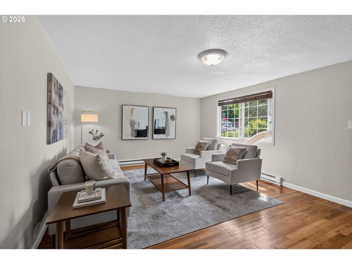 Property Photo:  2885 High St  OR 97405 