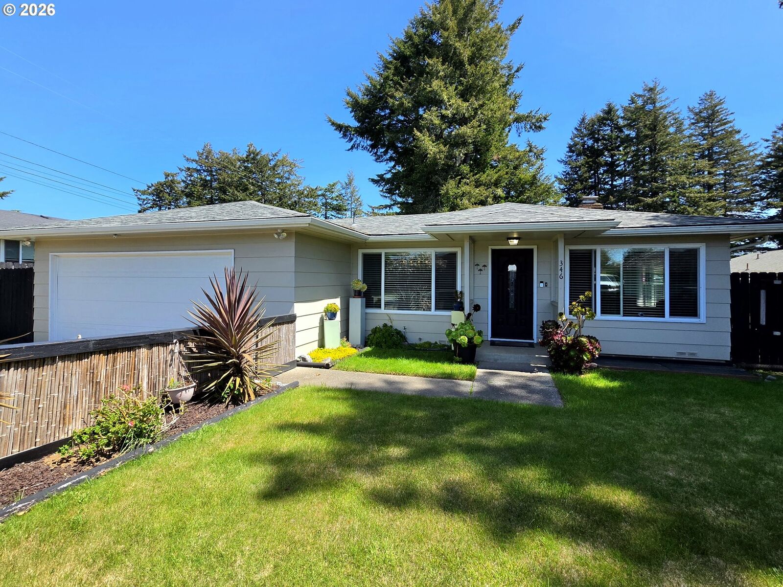 Property Photo: 346 Del Norte Ln OR 97415