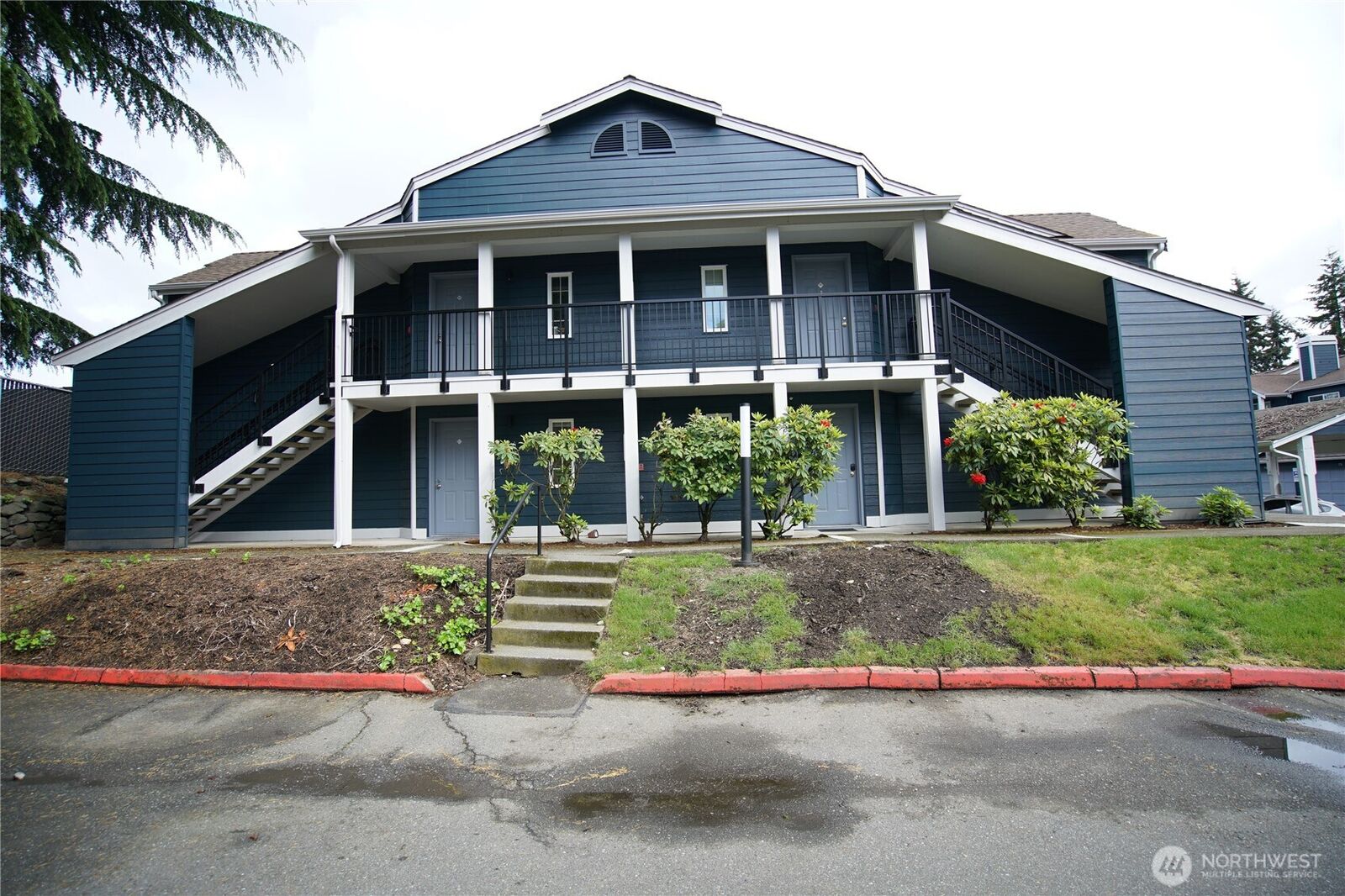 Property Photo:  215 SW 100th Street B-102  WA 98201 
