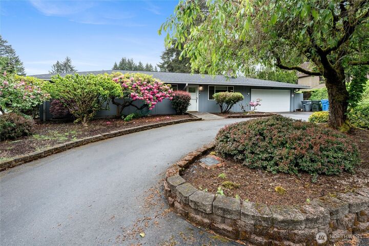 Property Photo:  11601  86th Avenue E  WA 98373 
