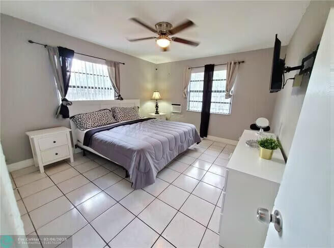 Property Photo: 1621 NW 7th Terrace B FL 33311