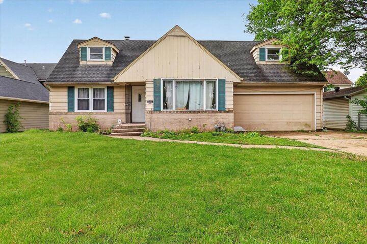 Property Photo:  1212 Clark Street  WI 53545 