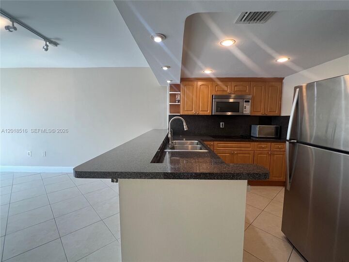 Property Photo: 345 Ocean Dr 305 FL 33139
