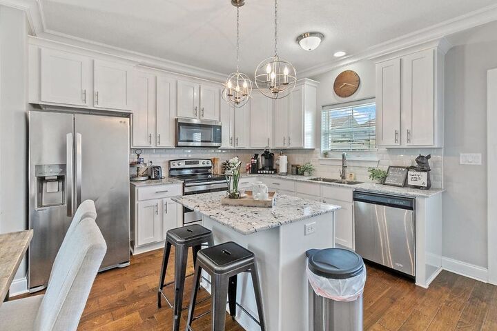 Property Photo:  211 W Clarence St Street W  LA 70601 