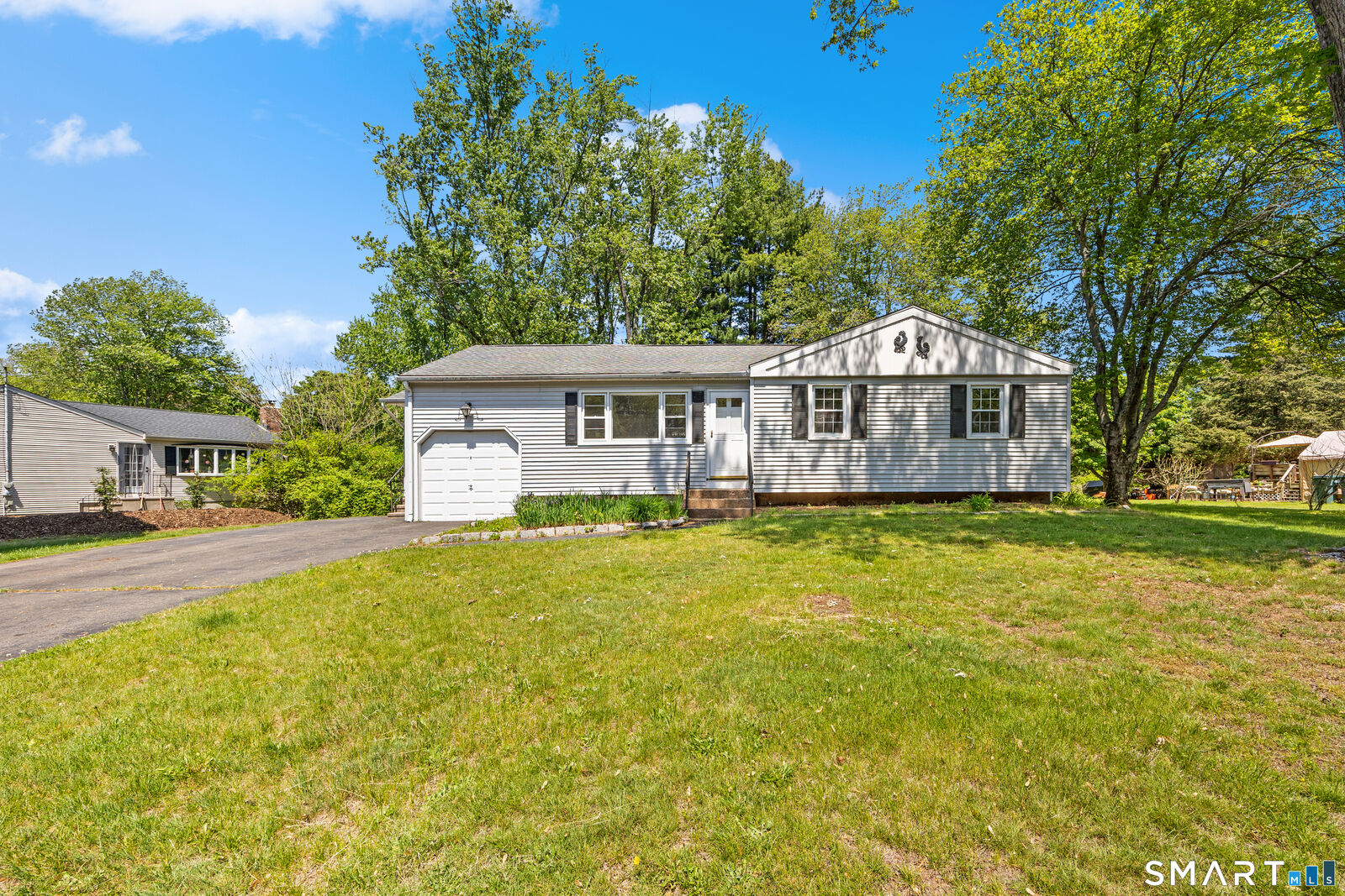Property Photo: 21 Fawn Drive CT 06410