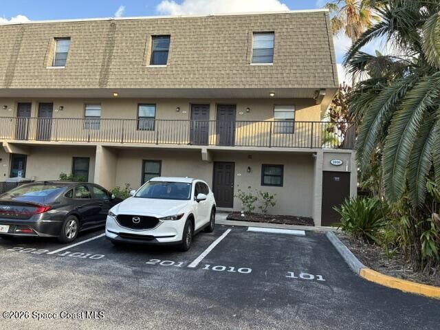 Property Photo:  1010 Pine Tree Drive  FL 32937 