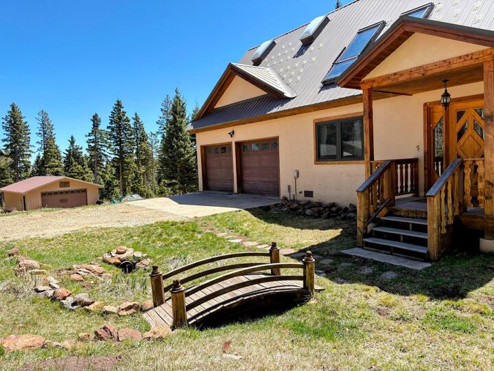 Property Photo:  215 Pleasant Meadow  NM 87710 