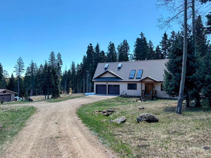 Property Photo: 215 Pleasant Meadow NM 87710