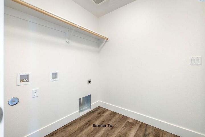 Property Photo: 709 Honeylicious WA 99352