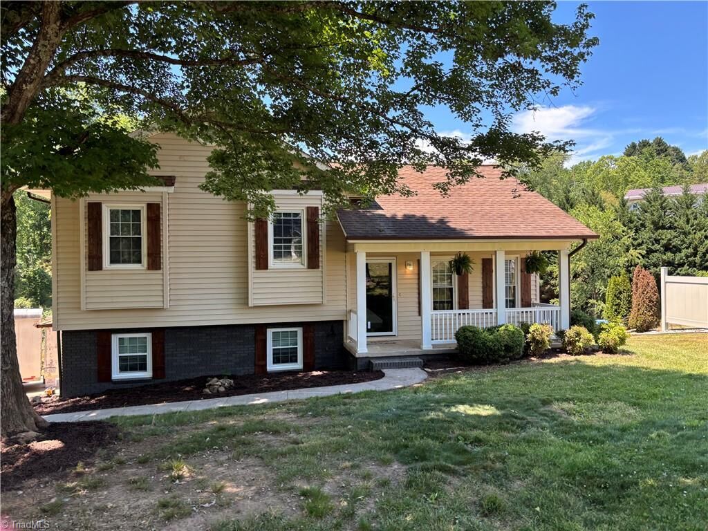 Property Photo: 236 Mille Run Street NC 28659