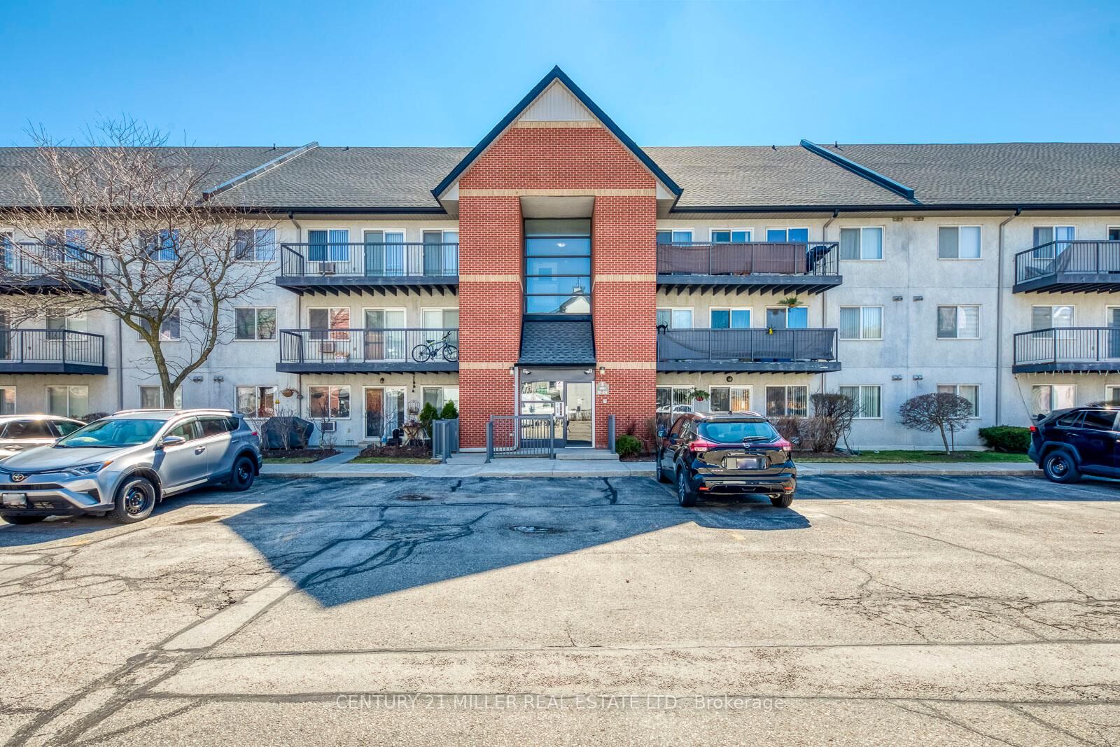 Property Photo:  1450 Glen Abbey Gate 823  ON L6M 2V7 