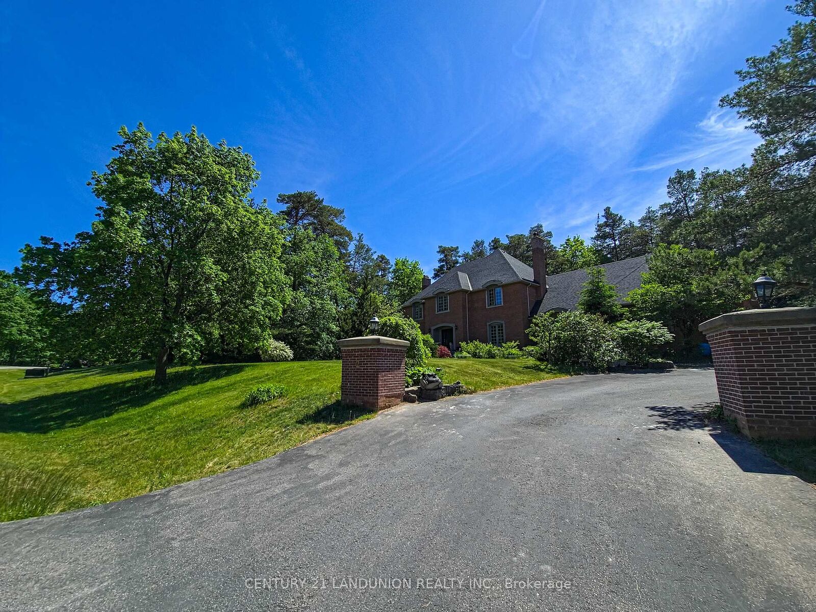 Property Photo:  2 Heron Trail  ON L3Y 4W1 